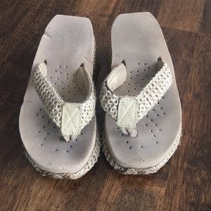 Volatile wedge sandal size 10 little girls